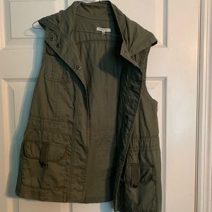Maurice’s army green cargo vest